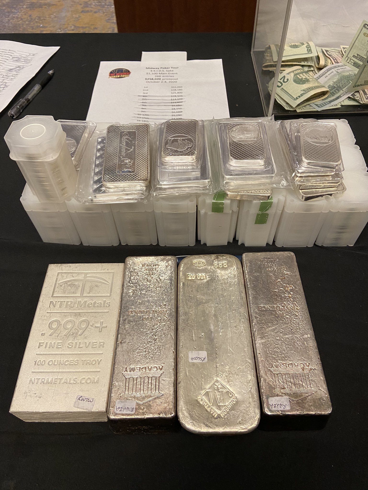 серебряные слитки покер